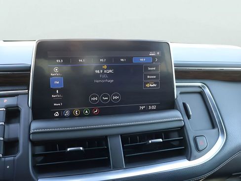 Used 2021 Chevrolet Tahoe Premier w/ Premium Package AWD/4WD image 22