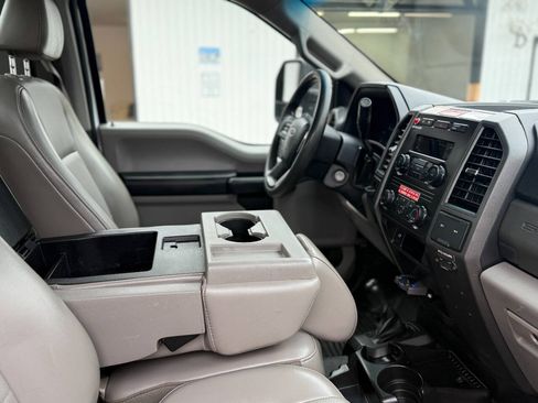 Used 2018 Ford F550 4x4 Regular Cab Super Duty image 27