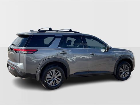 New 2025 Nissan Pathfinder SV image 7