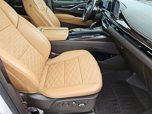 Used 2023 Cadillac Escalade ESV Premium Luxury image 18