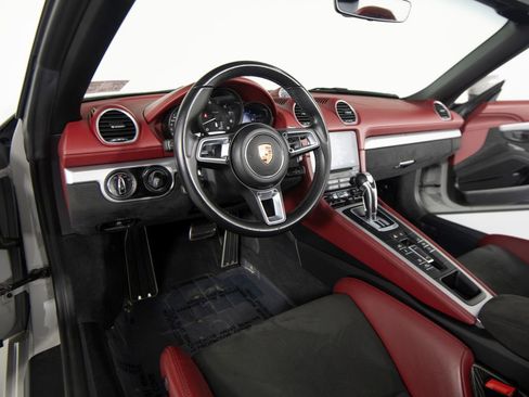 Certified 2021 Porsche 718 Boxster Spyder image 15