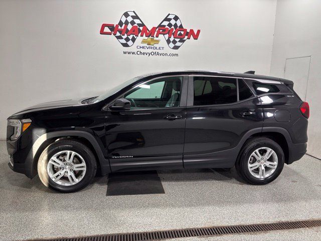 Used 2024 GMC Terrain SLE FWD image 8