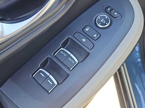 Used 2024 Honda HR-V EX-L image 24