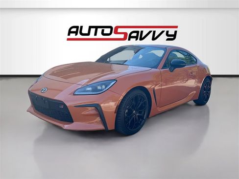 Used 2023 Toyota GR86 10th Anniversary SE image 3