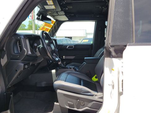 Used 2022 Ford Bronco Outer Banks w/ Sasquatch Package AWD/4WD image 18