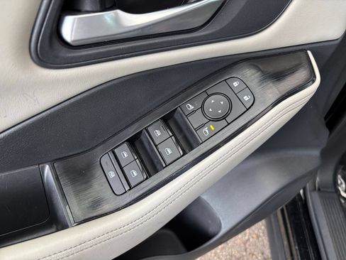 Used 2025 Nissan Rogue SV FWD image 18