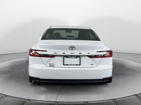 Used 2025 Toyota Camry SE image 6