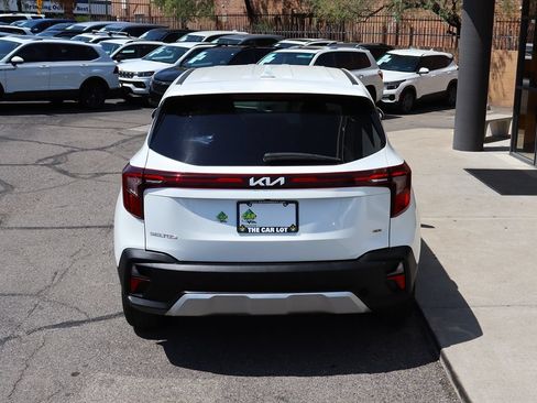 Used 2024 Kia Seltos LX AWD/4WD image 10