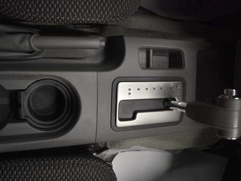 Used 2016 Nissan Frontier Desert Runner image 30