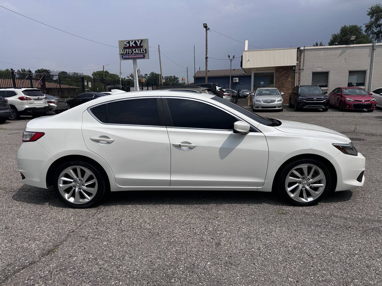 Used 2017 Acura ILX FWD image 8