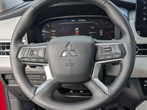 Used 2025 Mitsubishi Outlander SE FWD image 22