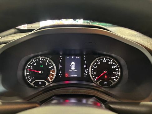 Used 2020 Jeep Renegade Latitude w/ Cold Weather Group AWD/4WD image 13