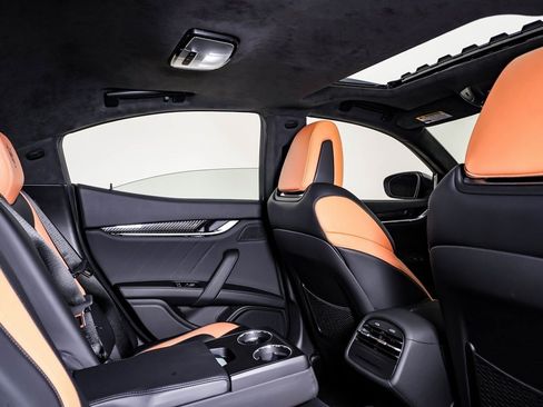 Used 2024 Maserati Ghibli Trofeo image 20