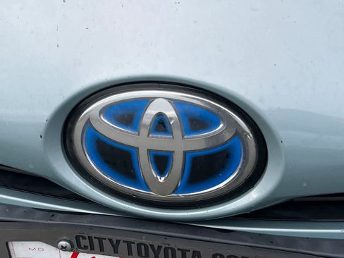 Used 2016 Toyota Prius Three Touring image 10