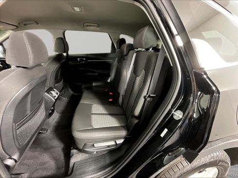 Certified 2023 Kia Sorento LX AWD/4WD image 22
