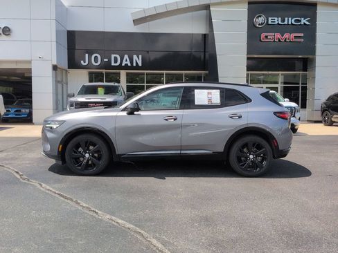 Used 2021 Buick Envision Essence w/ Technology Package I AWD/4WD image 8