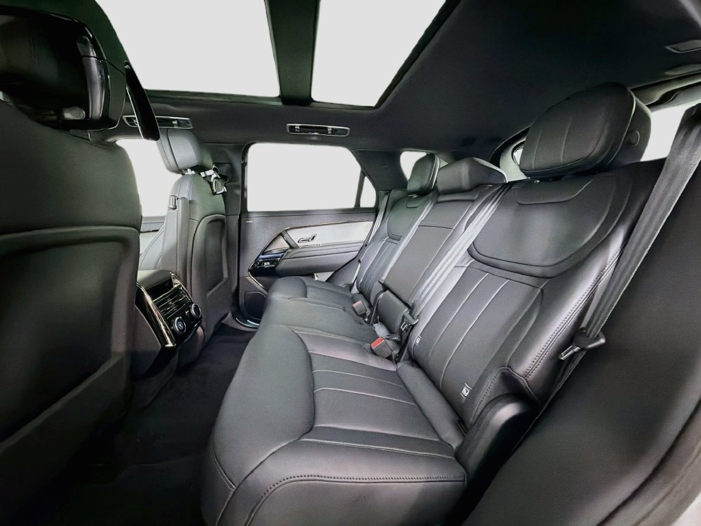 New 2027 Land Rover Range Rover Sport SE AWD/4WD image 26