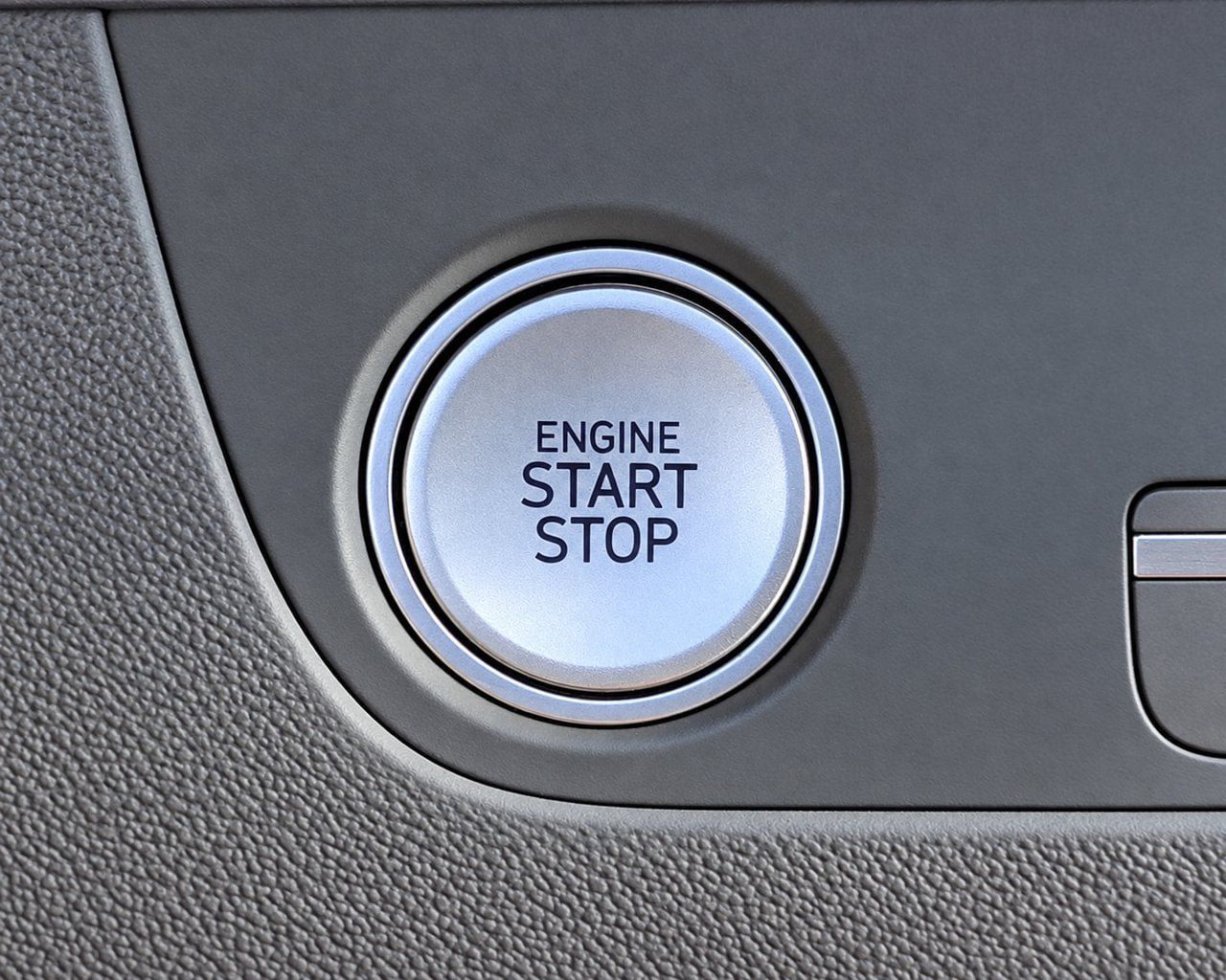 Used 2025 Hyundai Elantra SEL FWD image 18