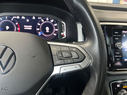 Used 2020 Volkswagen Atlas Cross Sport SEL image 18