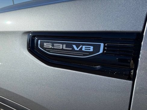Used 2025 GMC Sierra 1500 Elevation AWD/4WD image 9