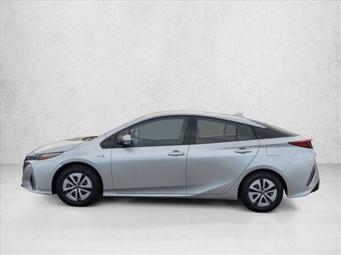 Used 2017 Toyota Prius Prime Plus image 9