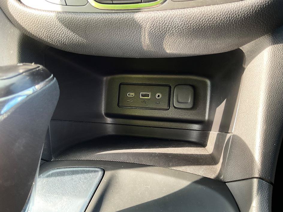 Used 2021 Chevrolet Equinox LT FWD image 25