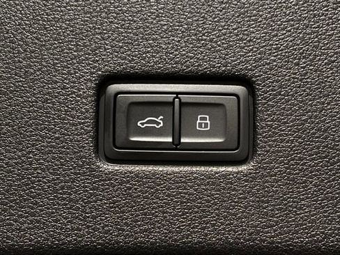 Used 2023 Audi RS Q8 image 31