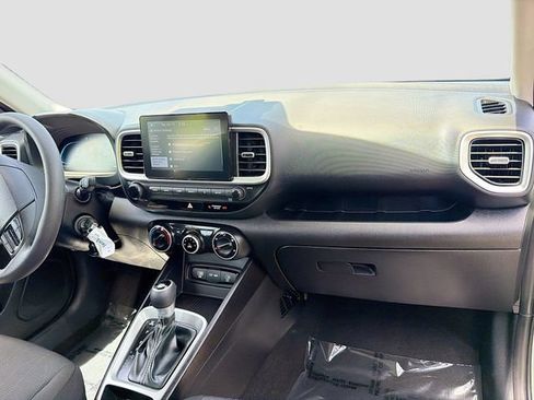 Certified 2025 Hyundai Venue SE FWD image 24