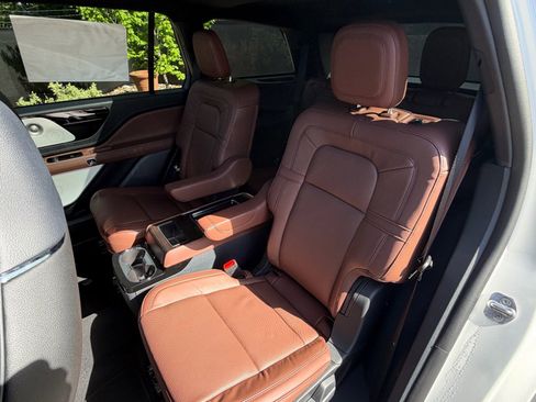 New 2026 Lincoln Aviator Reserve AWD/4WD image 21