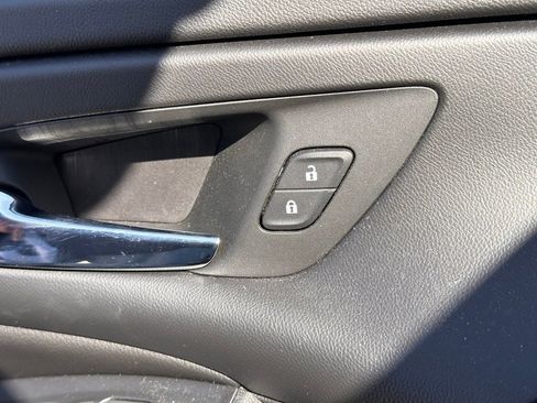 Used 2018 Chevrolet Volt Premier w/ Driver Confidence Package image 20