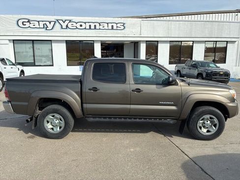 Used 2012 Toyota Tacoma 4x4 Double Cab w/ SR5 Pkg image 10