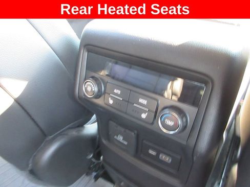 Used 2022 GMC Acadia SLT w/ Elevation Edition FWD image 27
