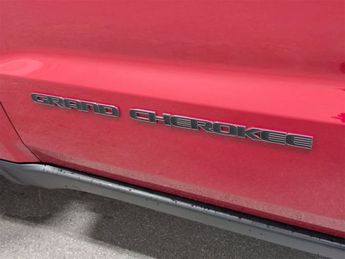 Certified 2019 Jeep Grand Cherokee Trailhawk image 13