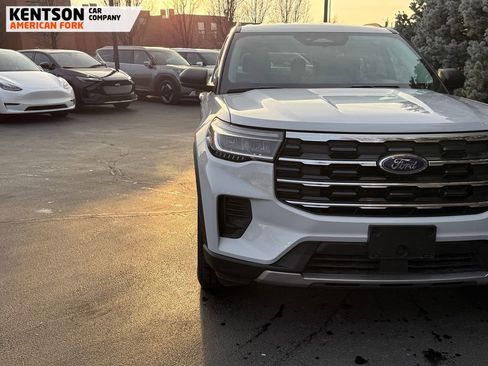 Used 2025 Ford Explorer Active image 13