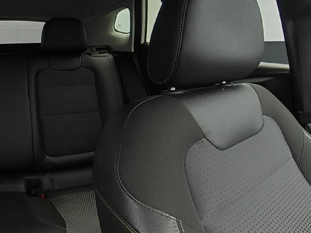 Used 2025 Chevrolet Trax LT FWD image 27