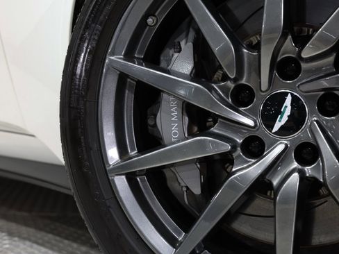 Used 2019 Aston Martin DB11 Volante image 54