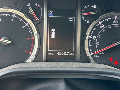 Used 2022 Toyota 4Runner Limited AWD/4WD image 8