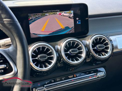 Used 2022 Mercedes-Benz GLB 250 4MATIC image 30