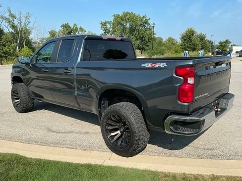 Used 2020 Chevrolet Silverado 1500 LT AWD/4WD image 4
