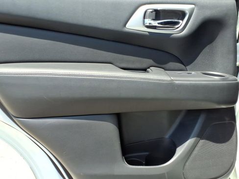 Used 2020 Nissan Pathfinder SL FWD image 23