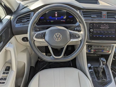 Certified 2023 Volkswagen Tiguan SE image 12