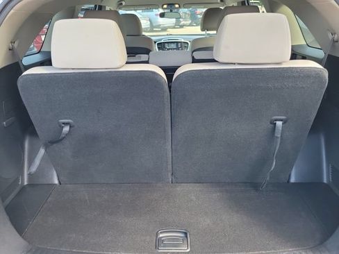 Used 2018 Kia Sorento FWD V6 image 10