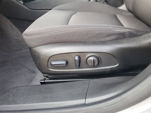 Used 2024 Chevrolet Malibu LT image 14