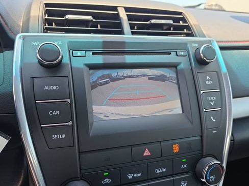 Used 2016 Toyota Camry SE FWD image 25
