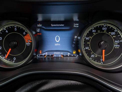 Used 2023 Jeep Cherokee Altitude Lux w/ Lux Elite Package AWD/4WD image 26