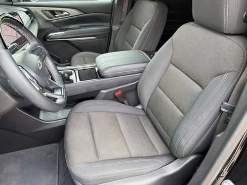 Certified 2025 Chevrolet Traverse LT w/ Enhanced Driving Package FWD image 5