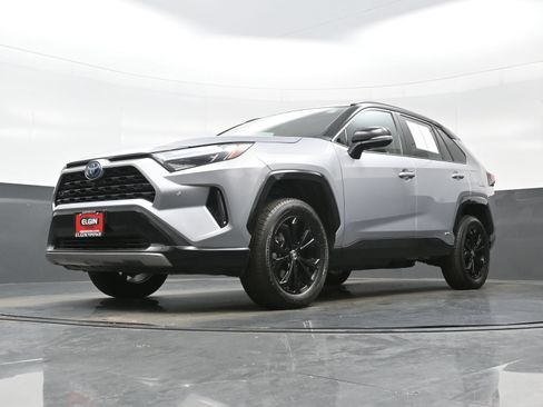 Used 2024 Toyota RAV4 XSE w/ Advanced Technology Package AWD/4WD image 29