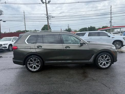Used 2022 BMW X7 xDrive40i w/ Premium Package AWD/4WD image 8