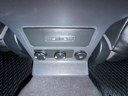 Used 2019 Jaguar F-PACE Premium AWD/4WD image 22