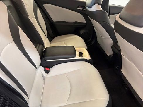 Used 2017 Toyota Prius Prime Advanced w/ Carpet Mat Package image 30